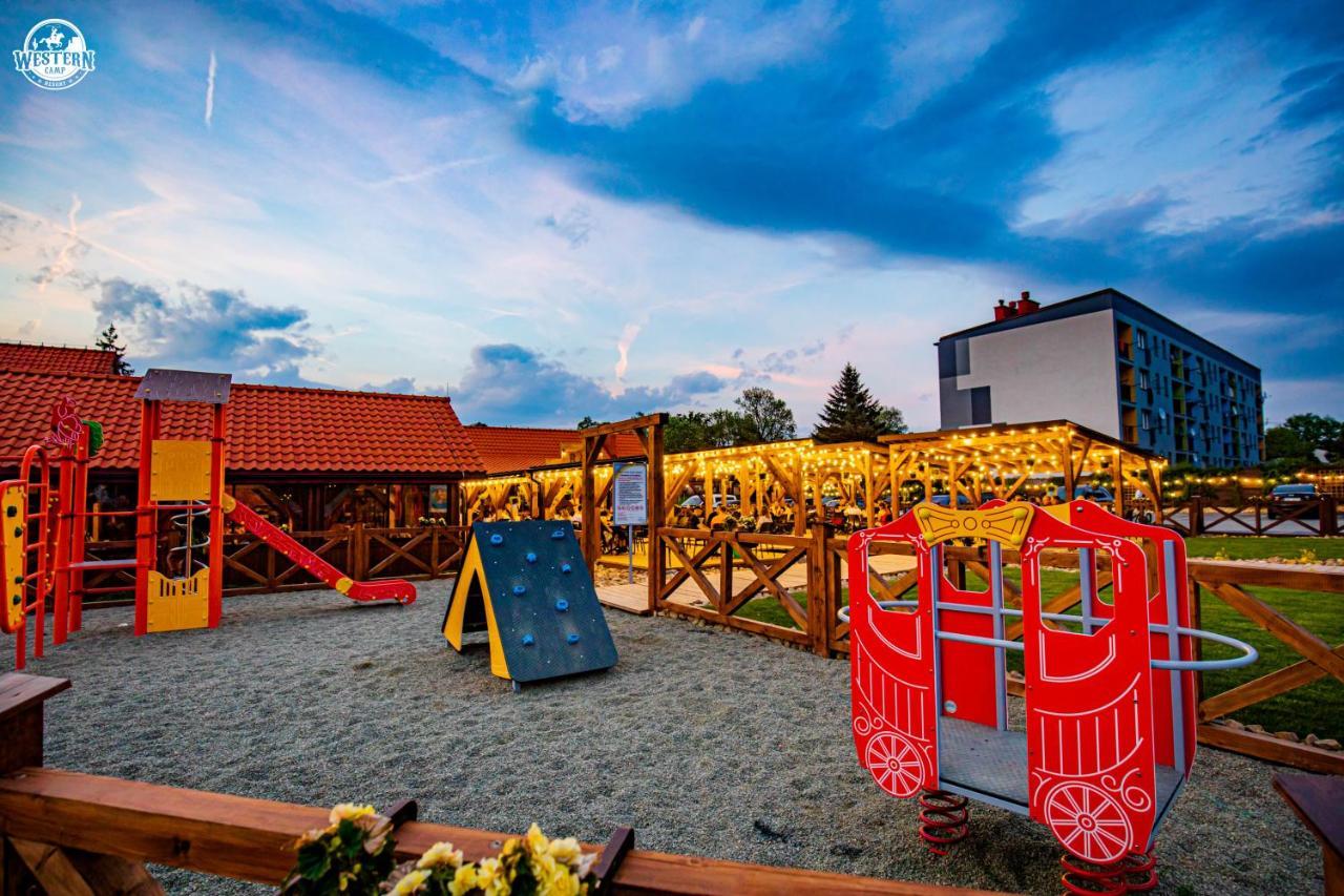 Western Camp Resort Zator Eksteriør billede