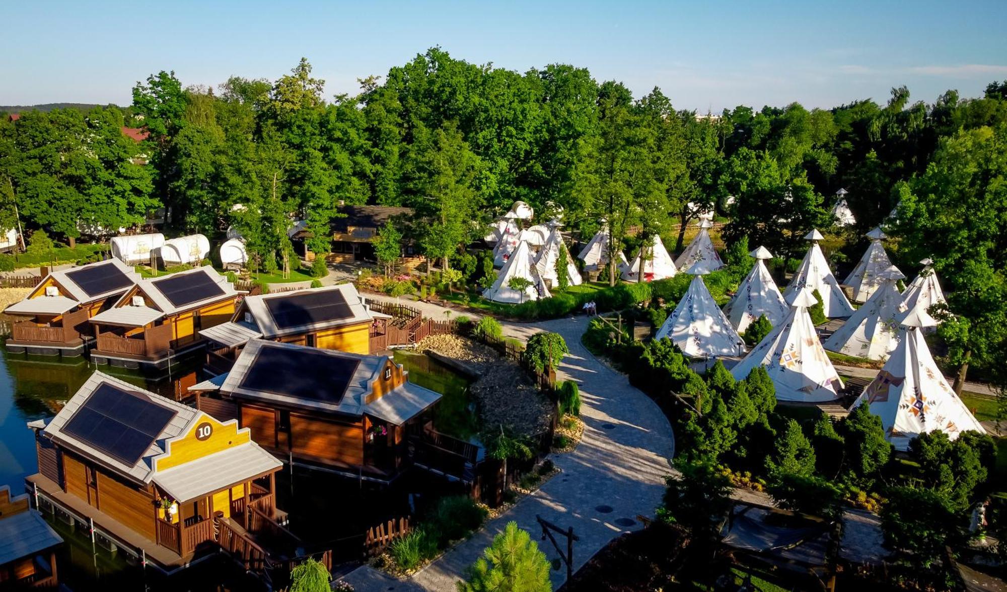 Western Camp Resort Zator Eksteriør billede