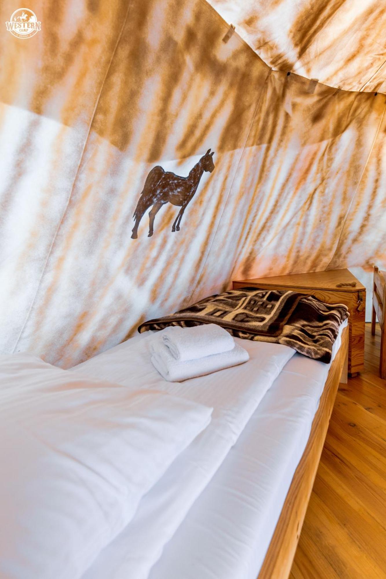 Western Camp Resort Zator Eksteriør billede